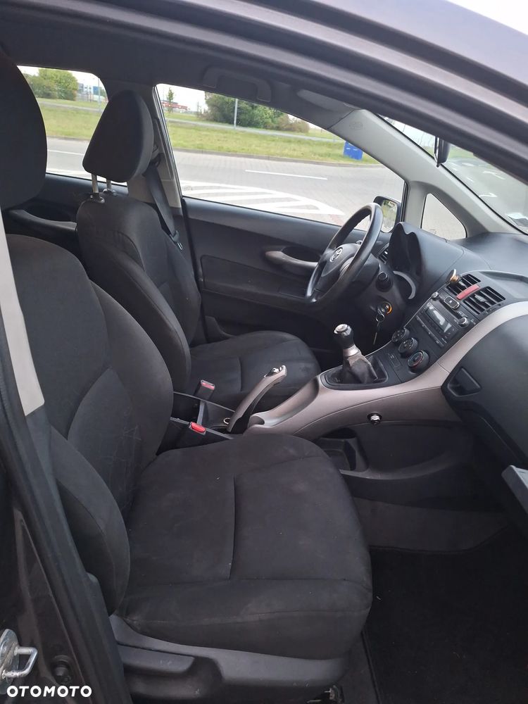 Toyota Auris 1.4 D-4D Luna - 5