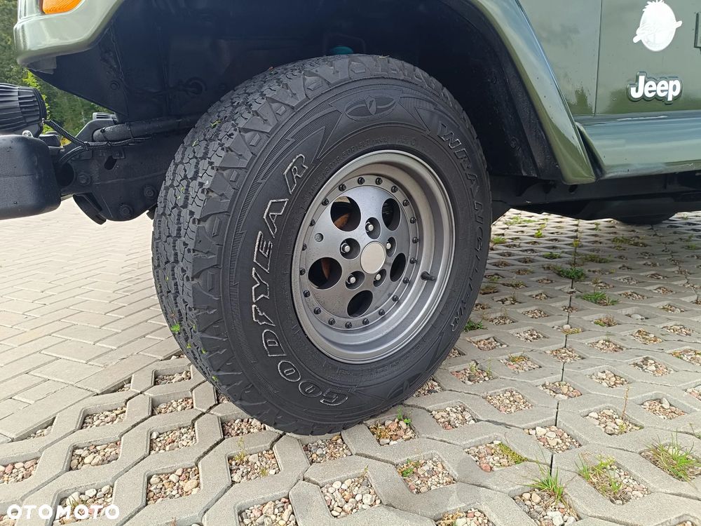 Jeep Wrangler 4.0 Automatik Sahara - 10