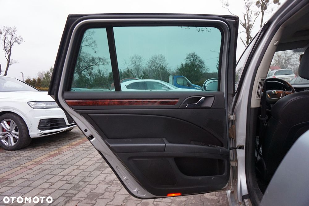 DRZWI TYLNE LEWE SUPERB II 3T KOMBI LA7W  SREBRNY SKODA 2008-2013 - 8