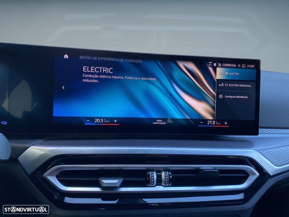 BMW 330 e Touring Pack Desportivo M Auto - 10