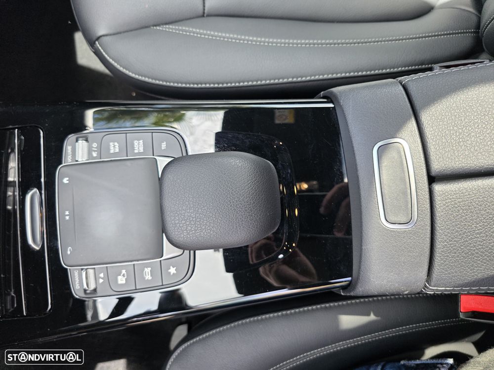 Mercedes-Benz A 250 Limousine e 8G-DCT AMG Line - 28