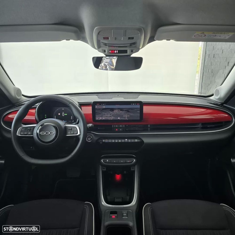 Fiat 600e 54 kWh (RED) — fotografia 21