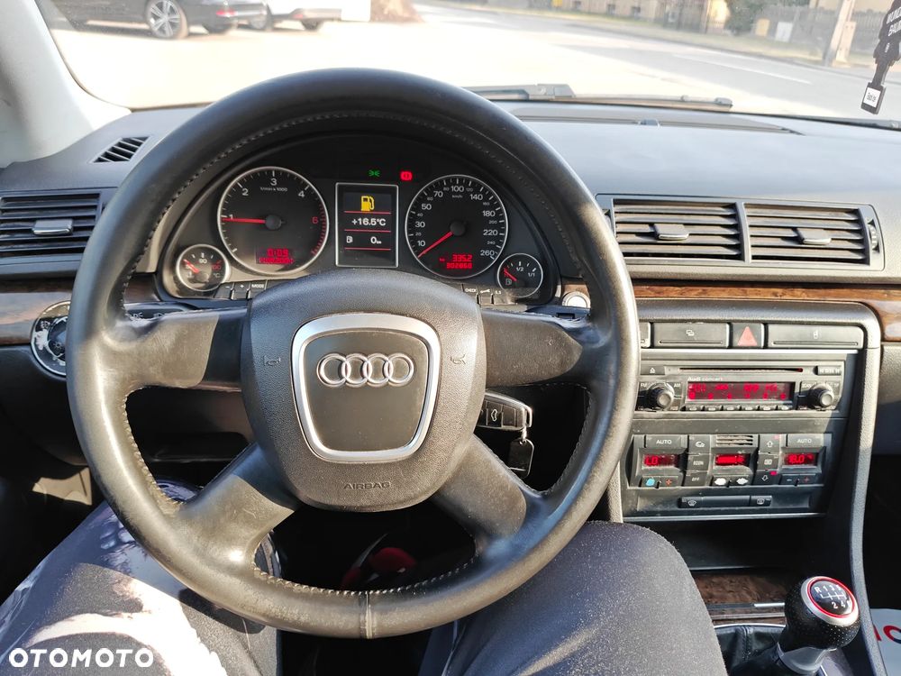 Audi A4 Limousine 2.0 TDI DPF - 6