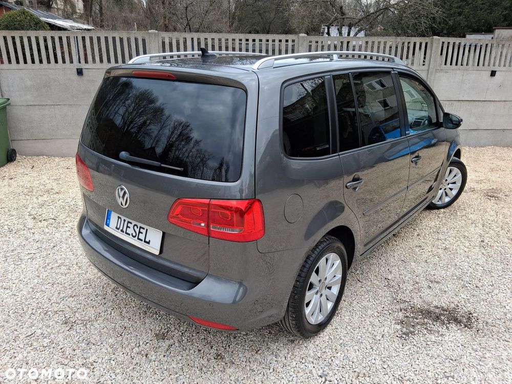 Volkswagen Touran 2.0 TDI DPF BlueMotion Technology STYLE - 28