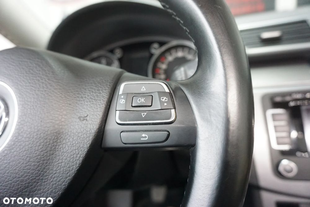 Volkswagen Passat 2.0 TDI Comfortline - 29