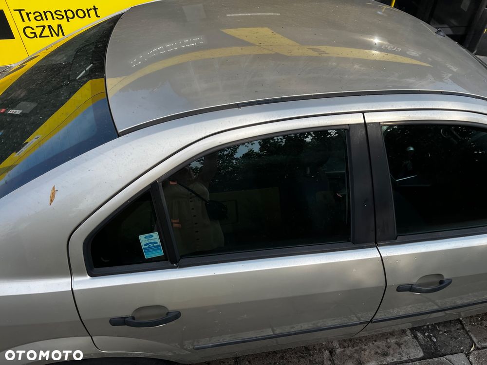 Ford Mondeo 1.8 X - 14