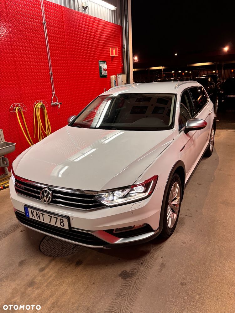 Volkswagen Passat Alltrack 2.0 TDI SCR 4Motion DSG (BMT) - 1