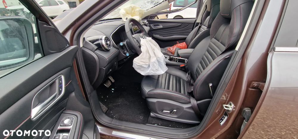 MG HS 1.5 T-GDI Excite DCT - 17