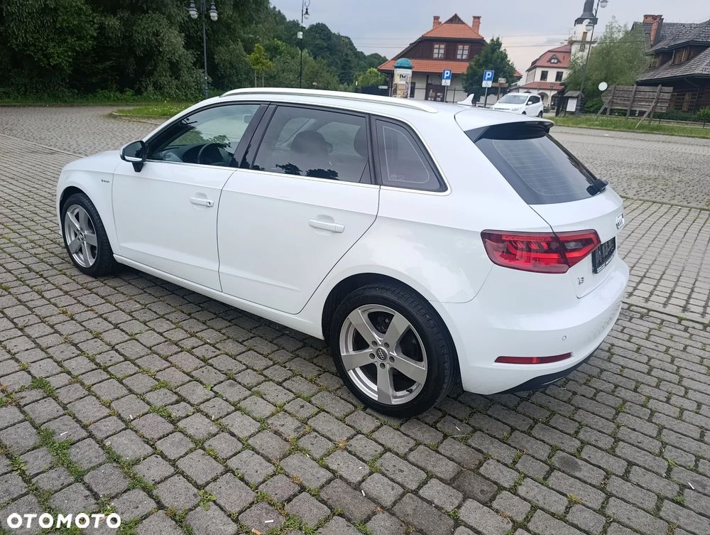 Audi A3 Sportback 30 g-tron S tronic - 11