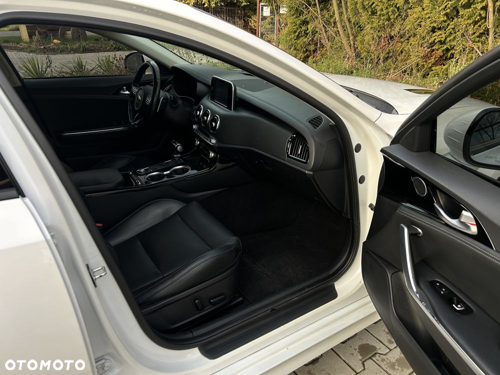 Kia Stinger 2.0 T-GDI L - 19