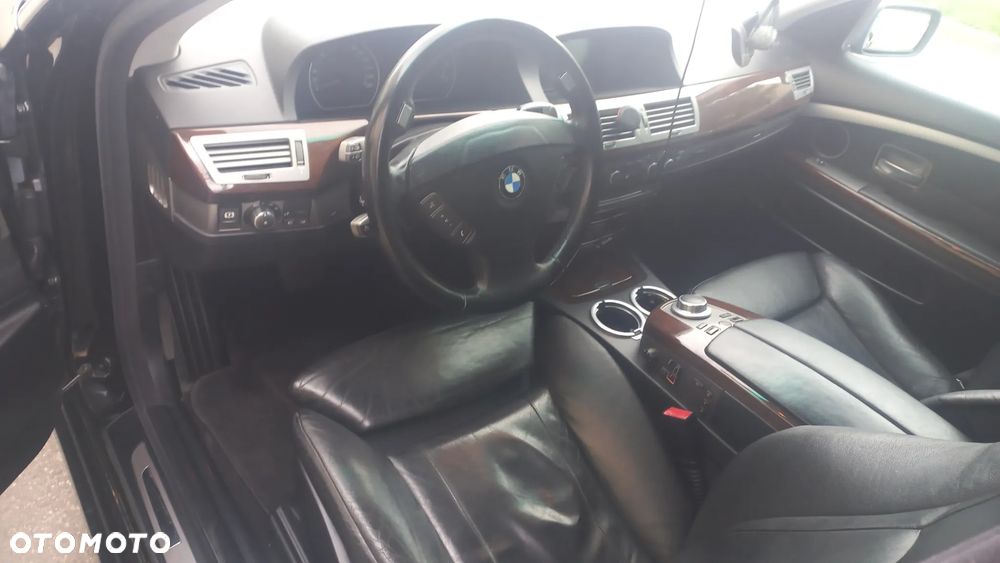 BMW Seria 7 740i L - 8