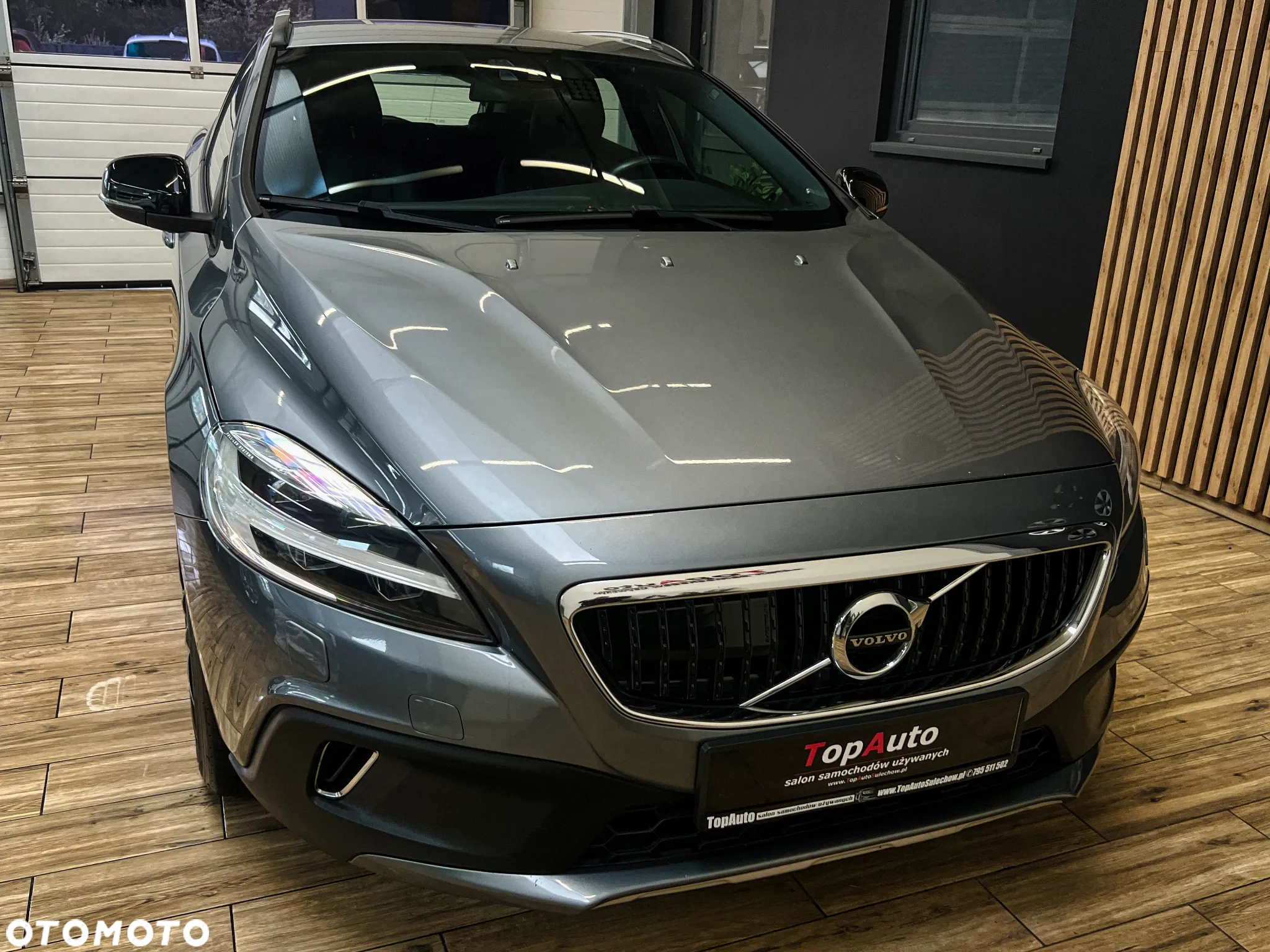 Volvo V40 Cross Country D4 Geartronic Momentum - 4