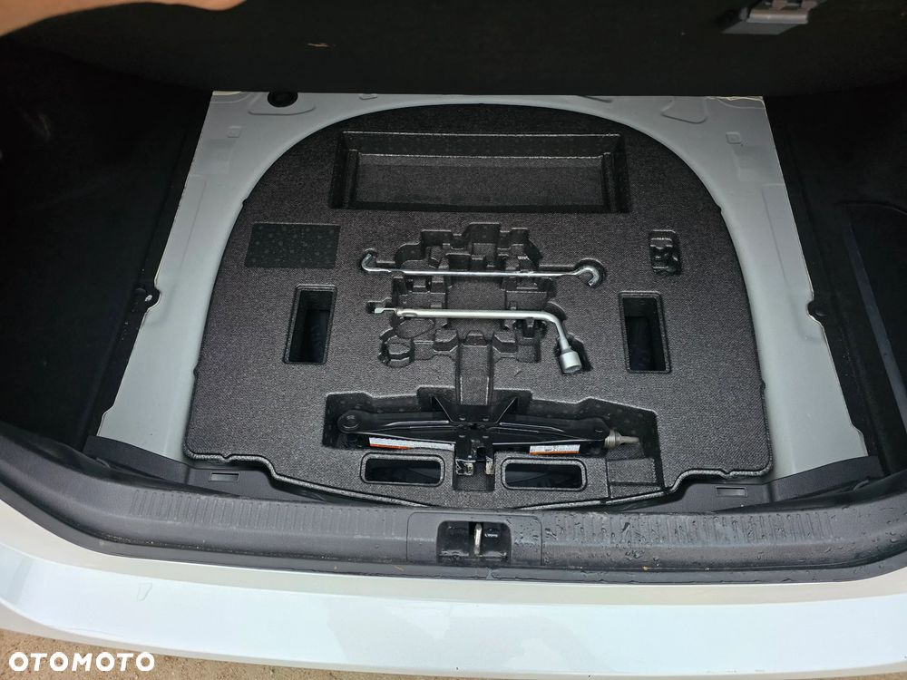 Toyota Camry - 14