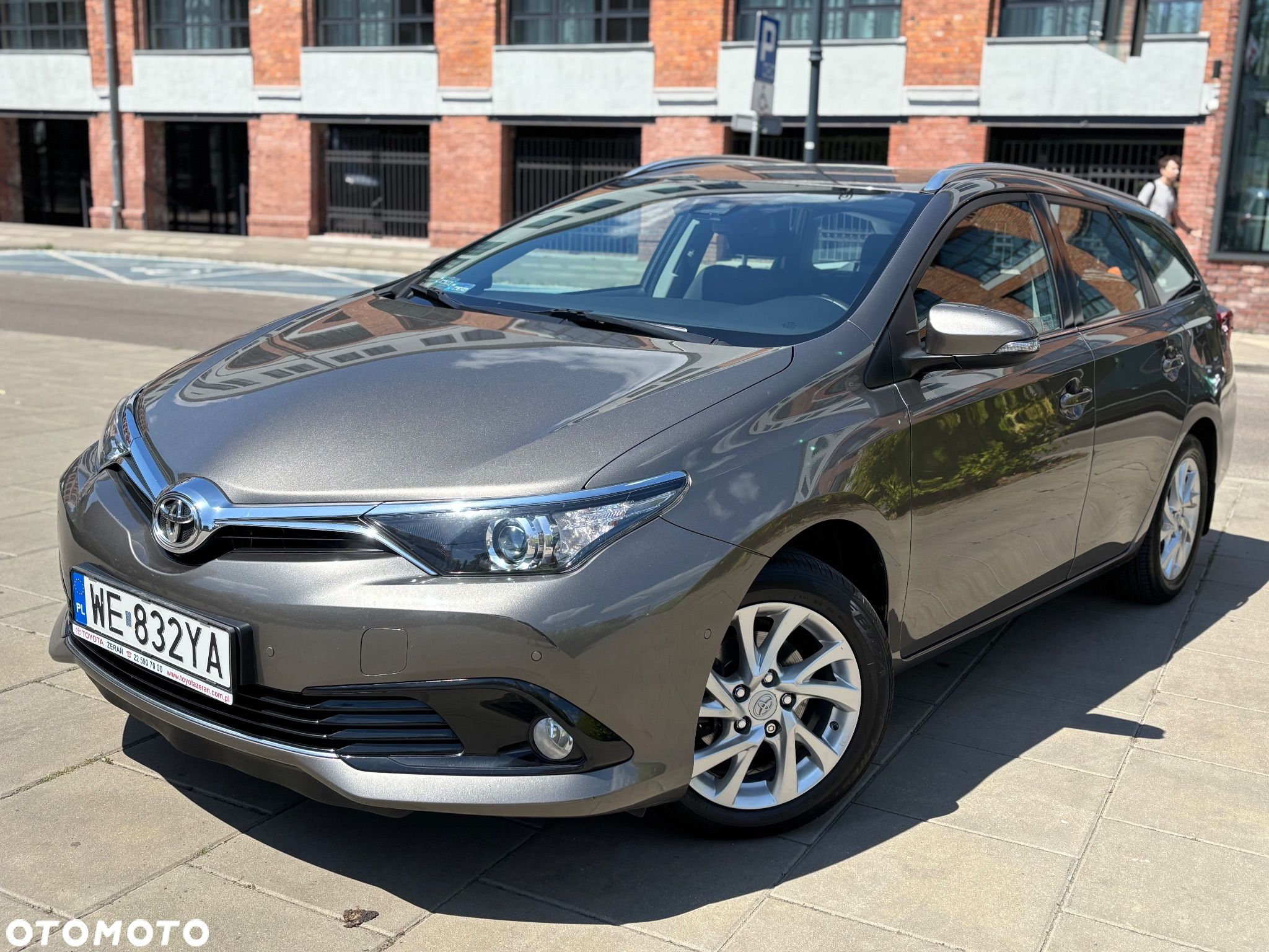 Toyota Auris 1.2 T Premium - 1