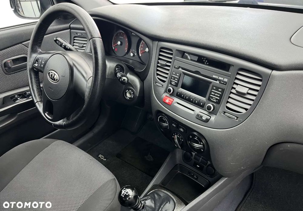 Kia Rio - 9