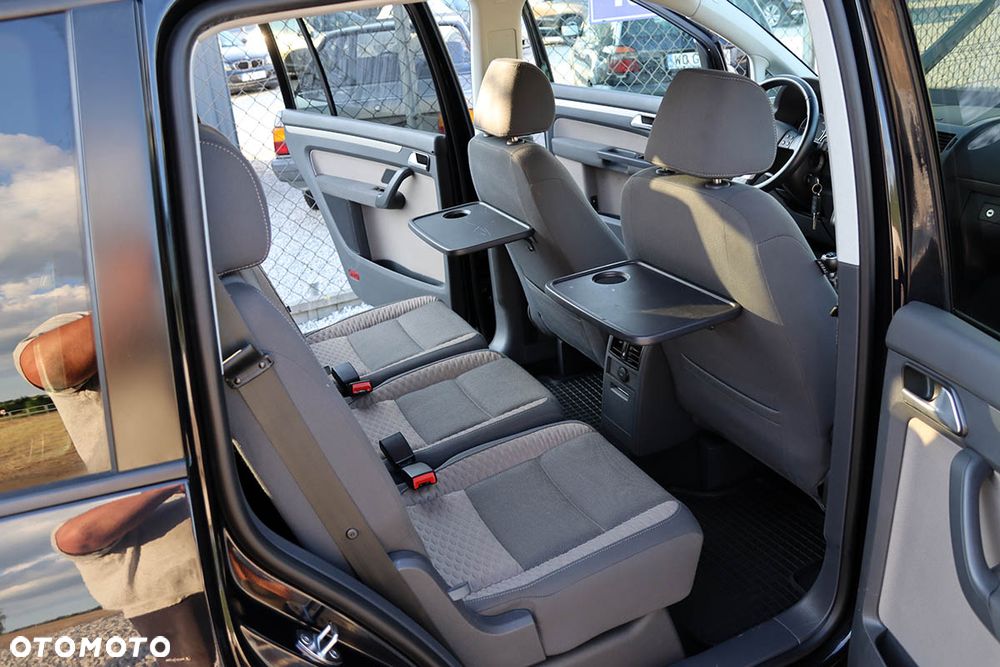 Volkswagen Touran 2.0 TDI DPF Cross - 25