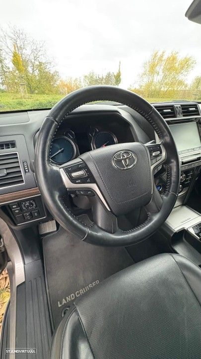 Toyota Land Cruiser 2.8 D-4D Auto Executive - 10