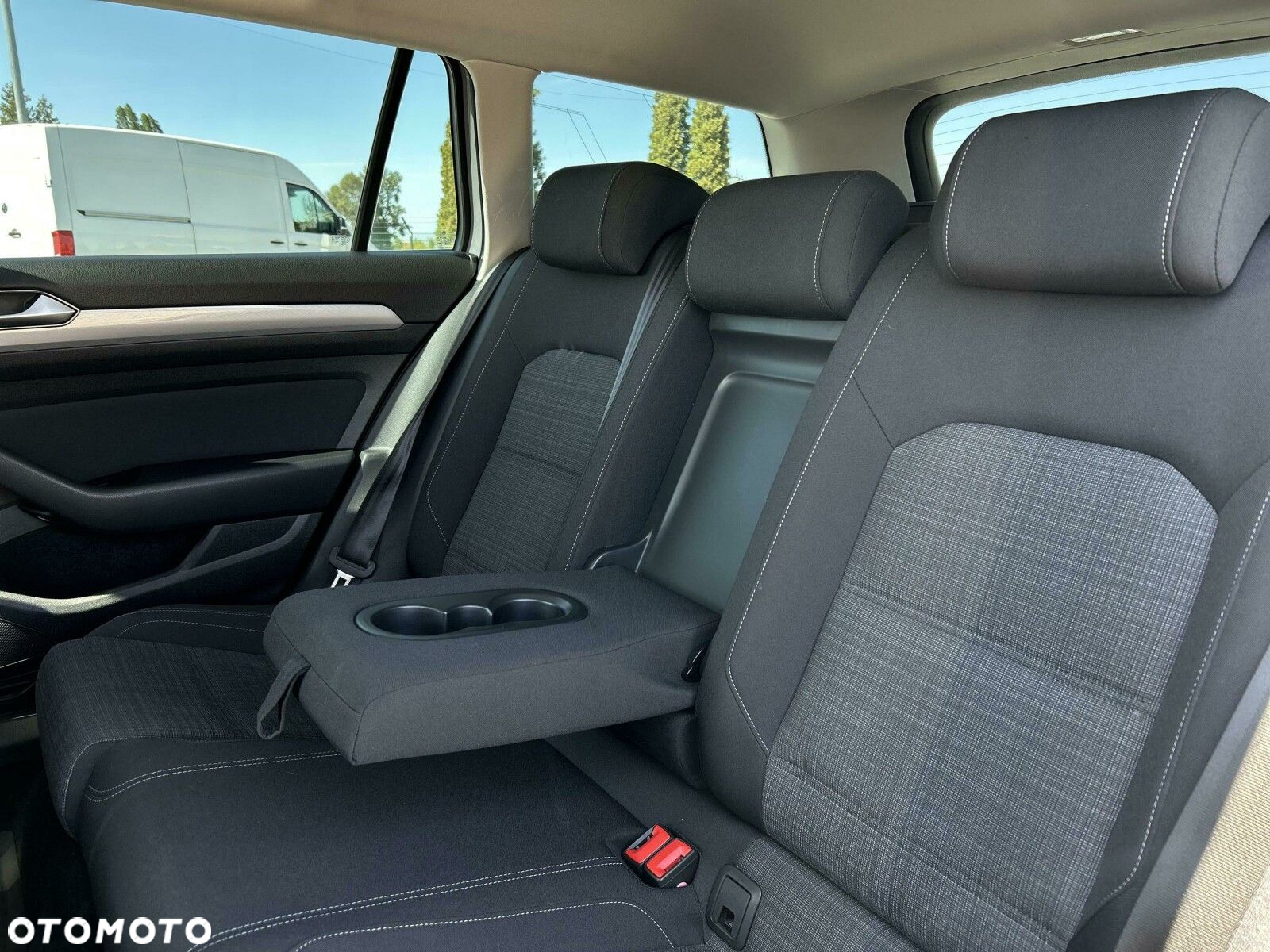 Volkswagen Passat 2.0 TSI Business DSG - 17