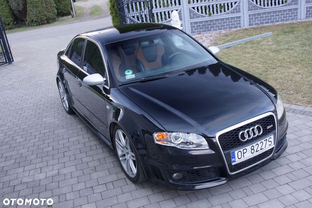 Audi RS4 Limousine - 13