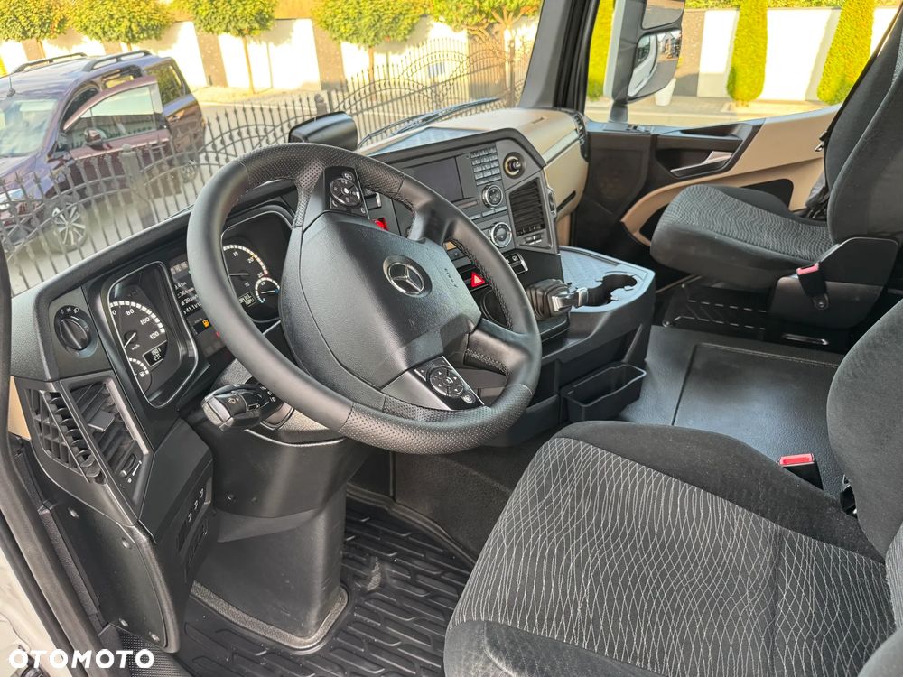 Schwarzmuller Przyczepa burtowa budowlanka 2017 r + Mercedes Actros 26.48 z HDS 2017 r - 27