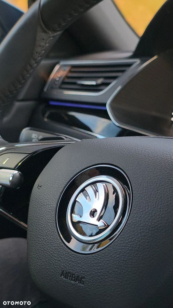 Skoda Superb 2.0 TDI DSG L&K - 32