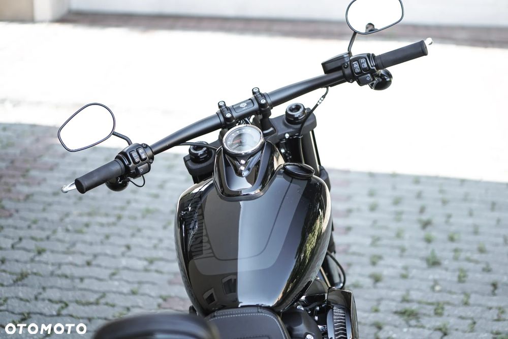 Harley-Davidson Softail Fat Bob - 11