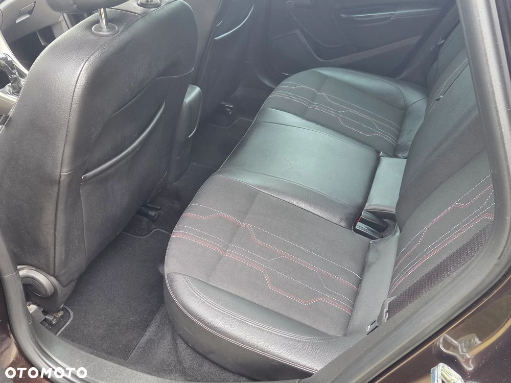 Opel Astra 1.6 Edition 150 - 11