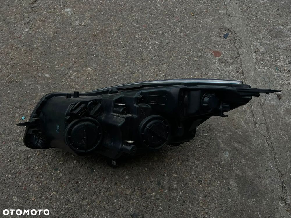 Prawa przednia lampa Opel Insignia - 4