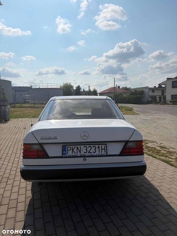 Mercedes-Benz W124