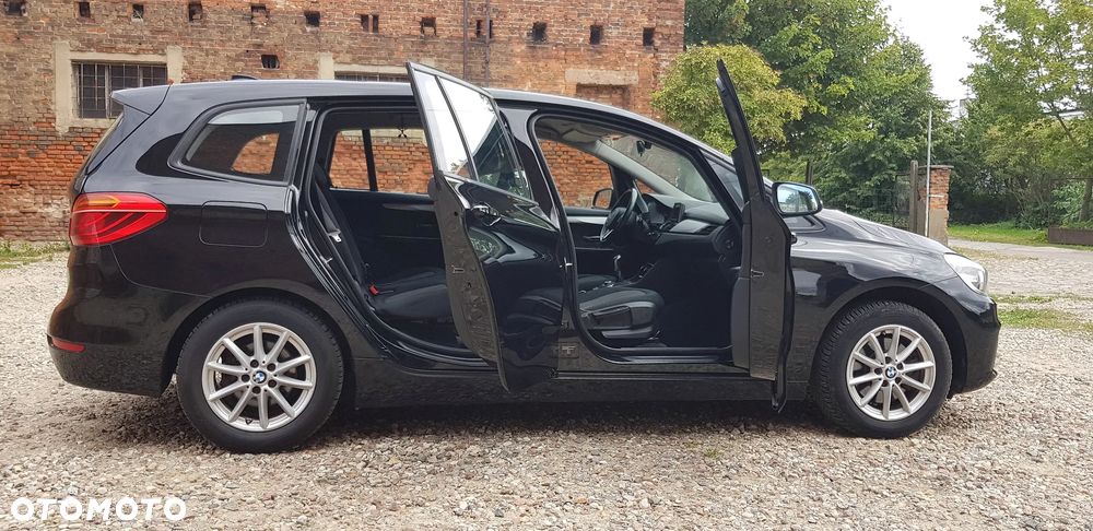 BMW Seria 2 218i - 12