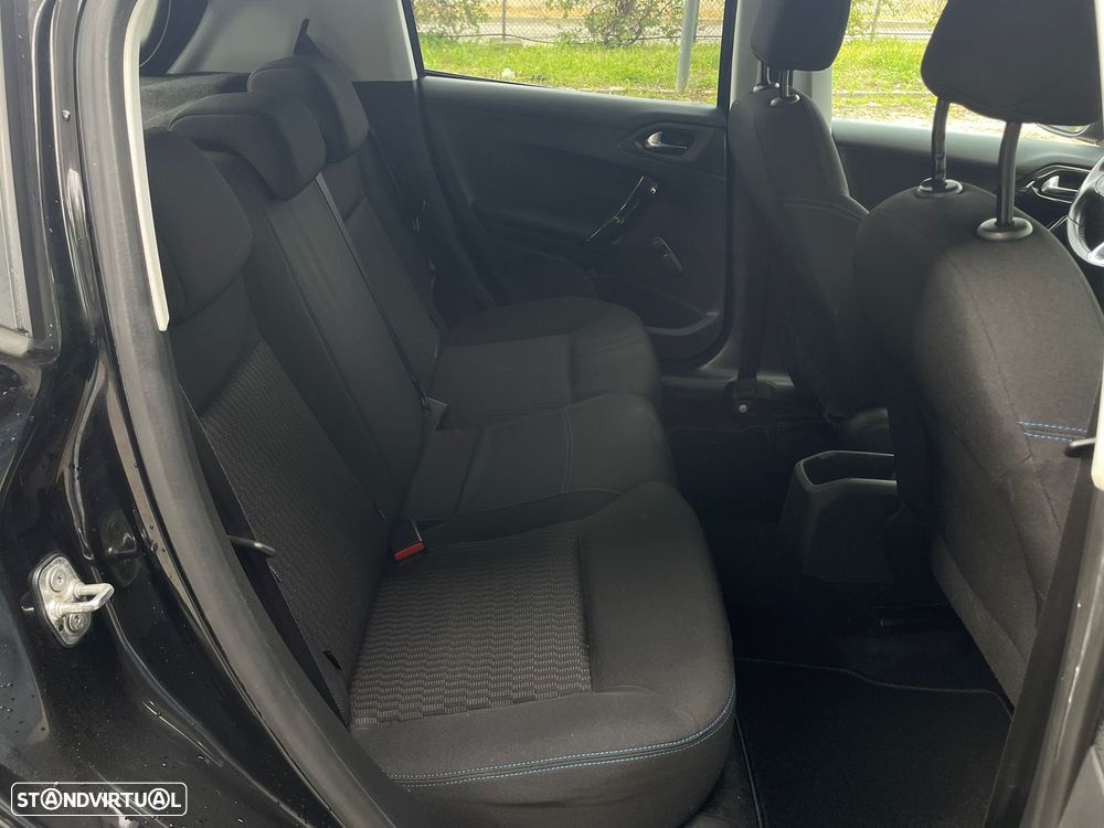 Peugeot 208 1.2 PureTech Style - 16