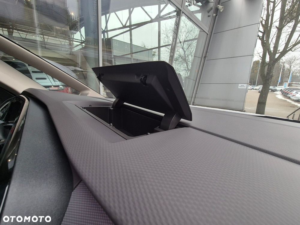 Volkswagen multivan Multivan Family L2 silnik: 2,0 l TDI SCR 150 KM / skrzynia biegów: 7-biegowa DSG rozstaw osi: 3124 mm - 16