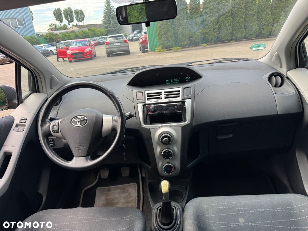 Toyota Yaris 1.0 VVT-i Sol - 28