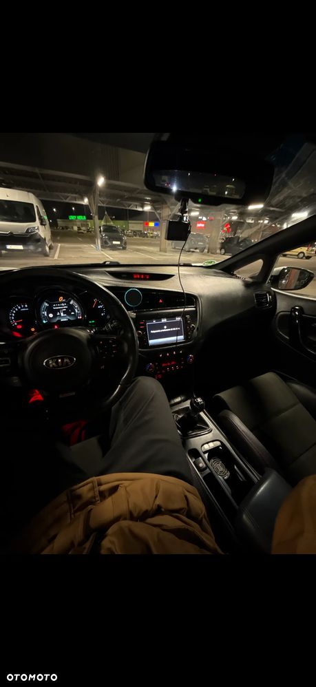 Kia Ceed - 24