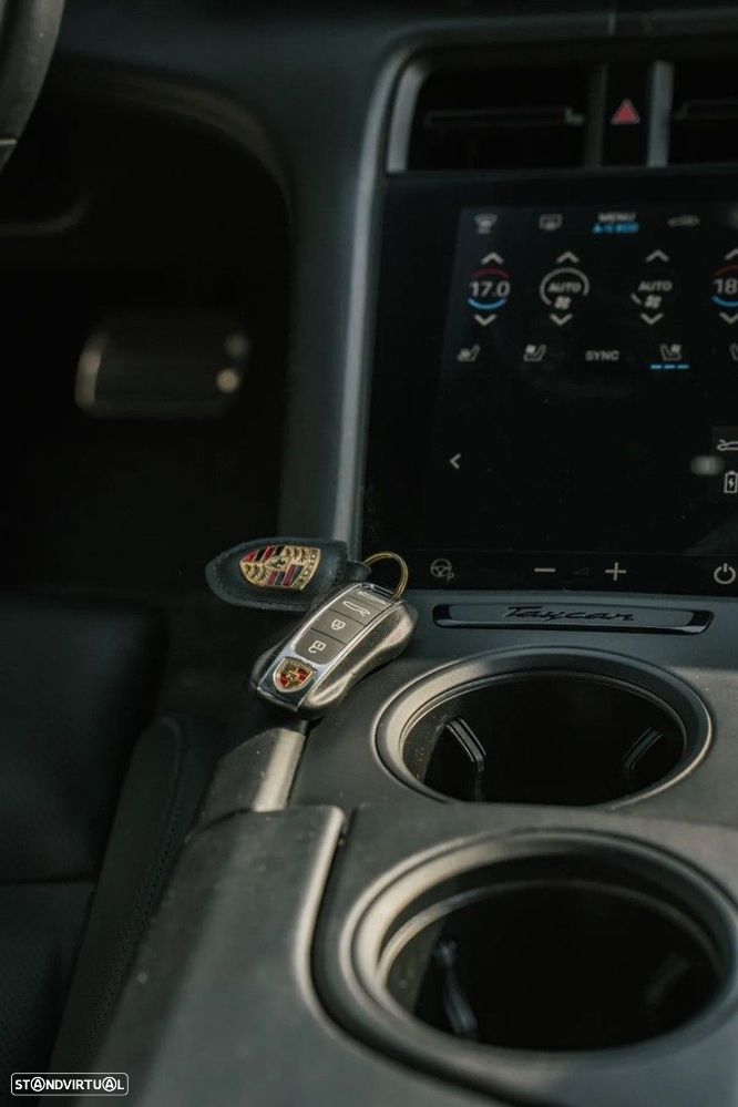 Porsche Taycan Turbo — fotografia 18