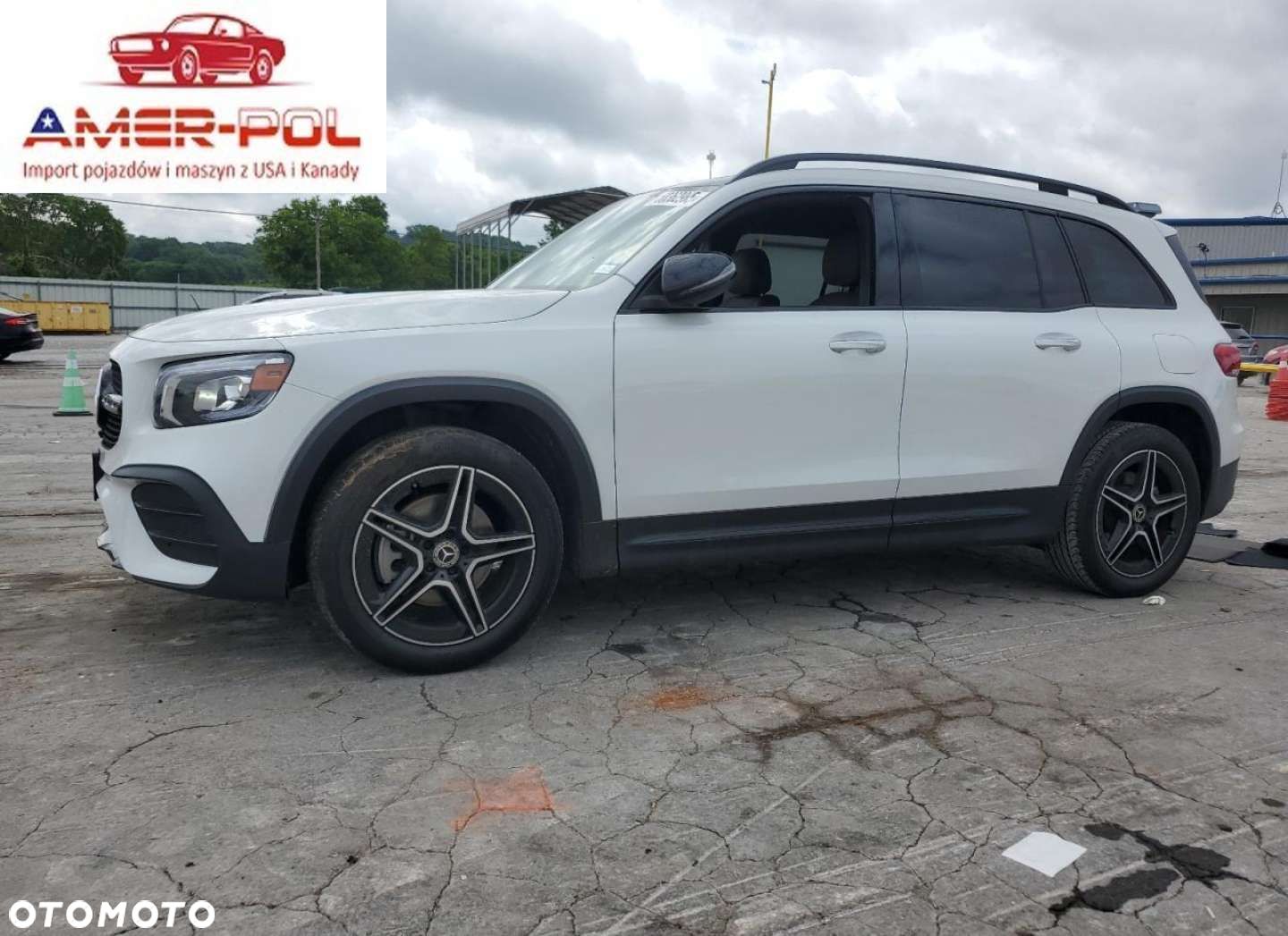 Mercedes-Benz GLB - 1