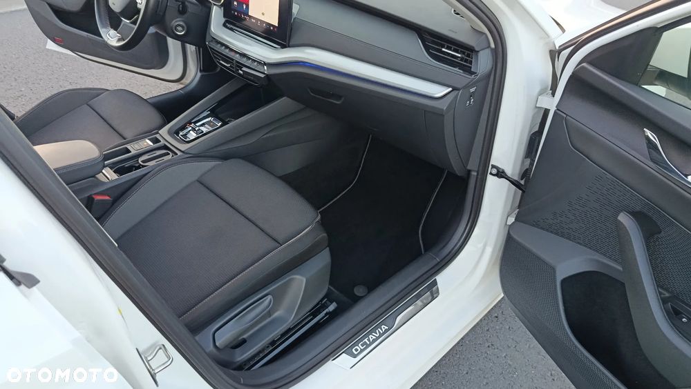 Skoda Octavia 2.0 TDI DSG Tour - 8