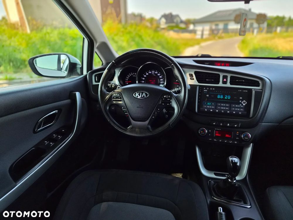 Kia Ceed 1.6 GDI Platinum Edition - 4