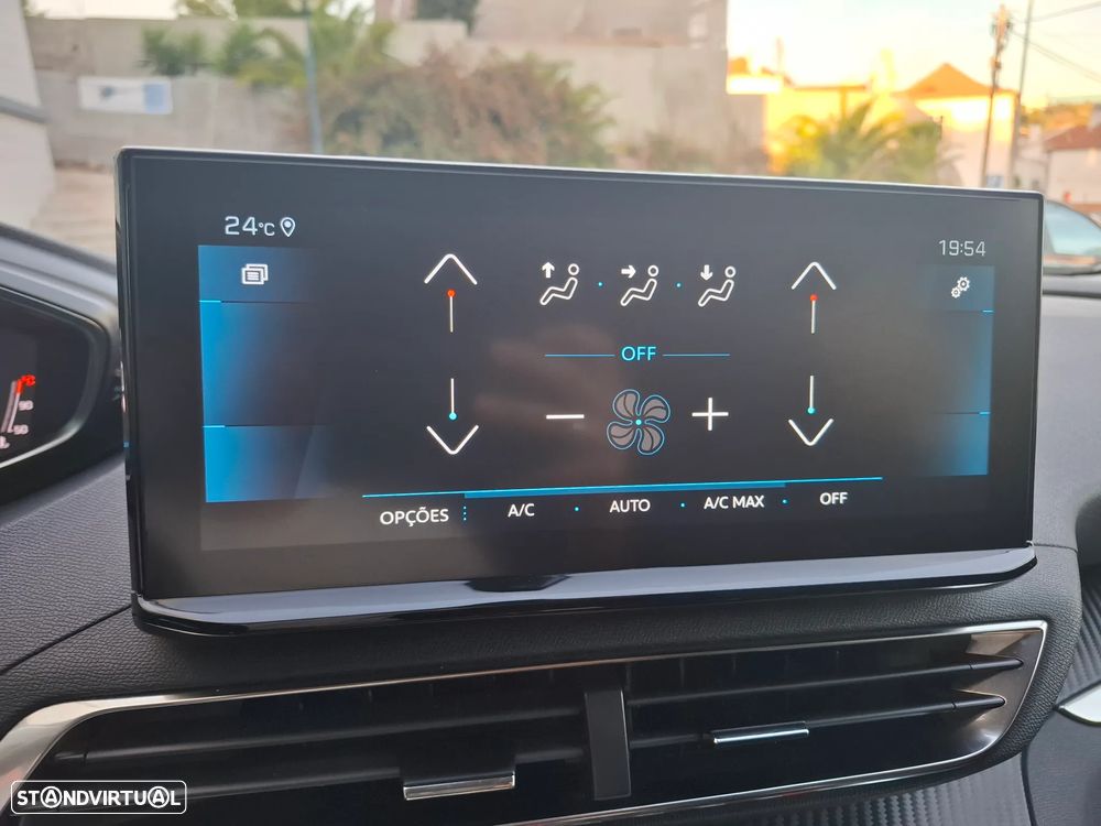 Peugeot 3008 1.2 PureTech Allure Pack EAT8 - 17