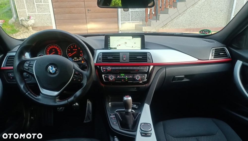 BMW Seria 3 320d Sport Line - 4