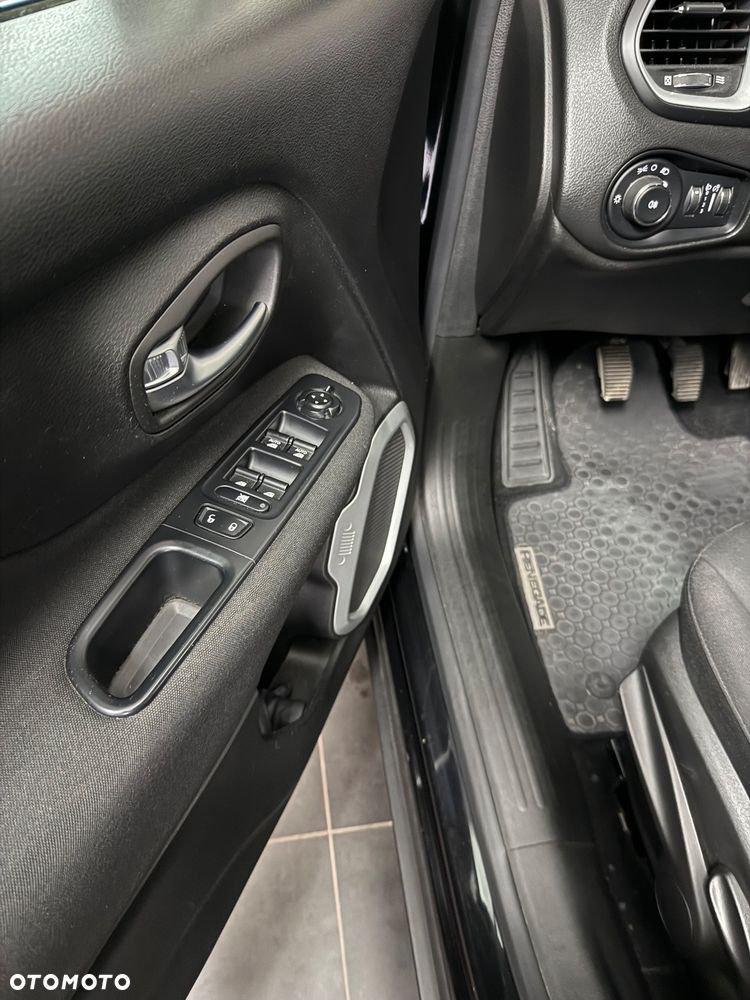 Jeep Renegade 1.6 E-TorQ Sport FWD - 11