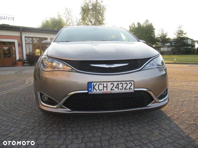 Chrysler Pacifica - 12