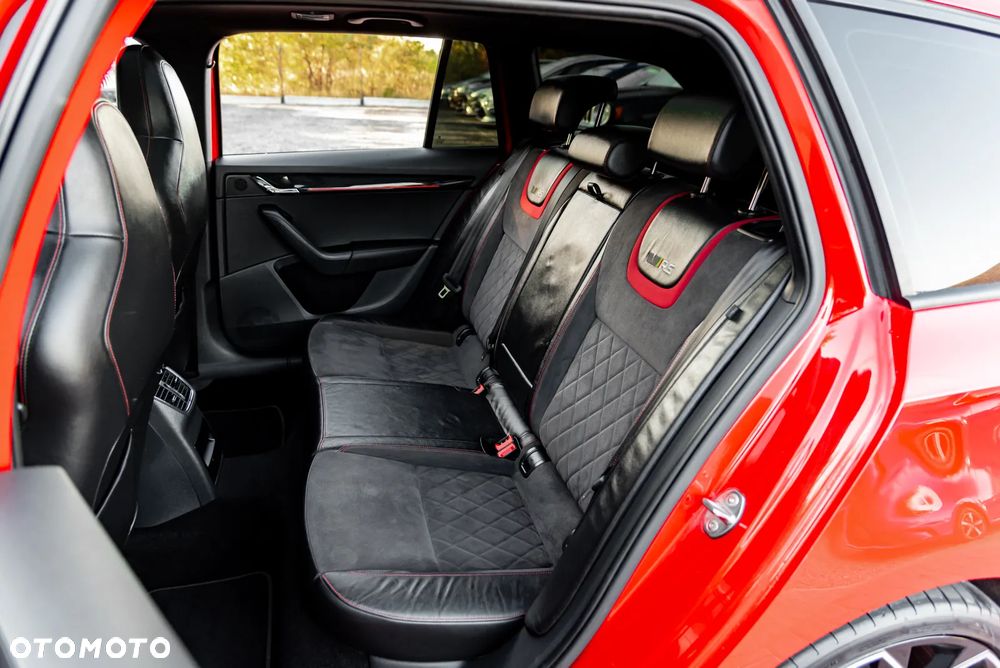 Skoda Octavia 2.0 TDI 4x4 DSG RS - 22