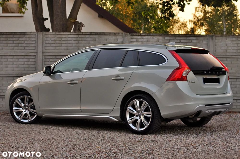 Volvo V60 D4 Geartronic Summum - 8