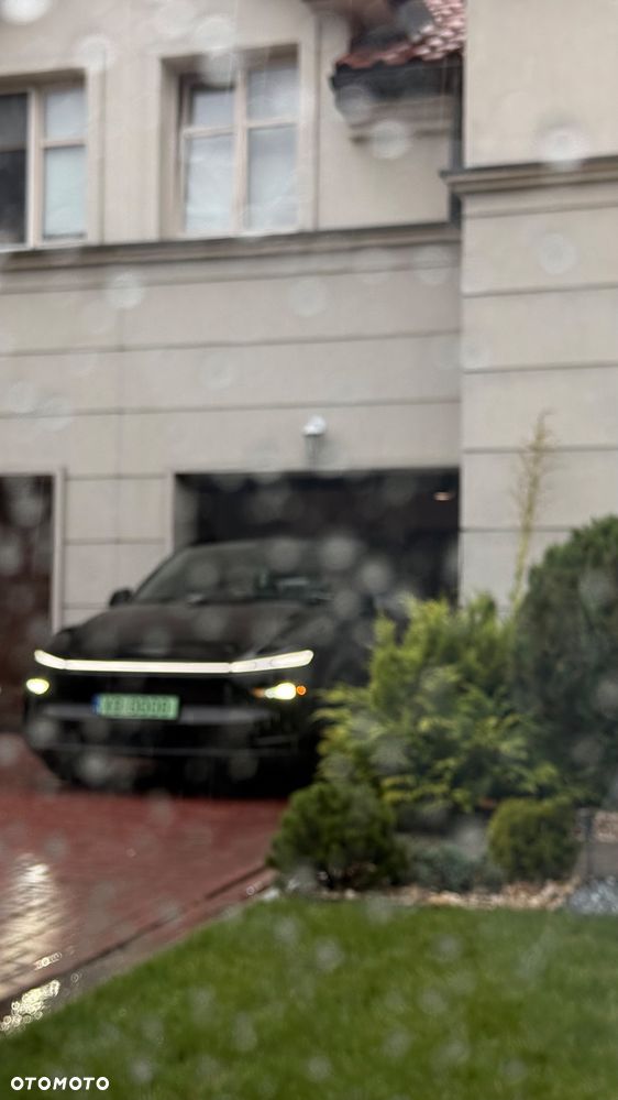 Tesla Model Y Standard Long Range RWD - 9