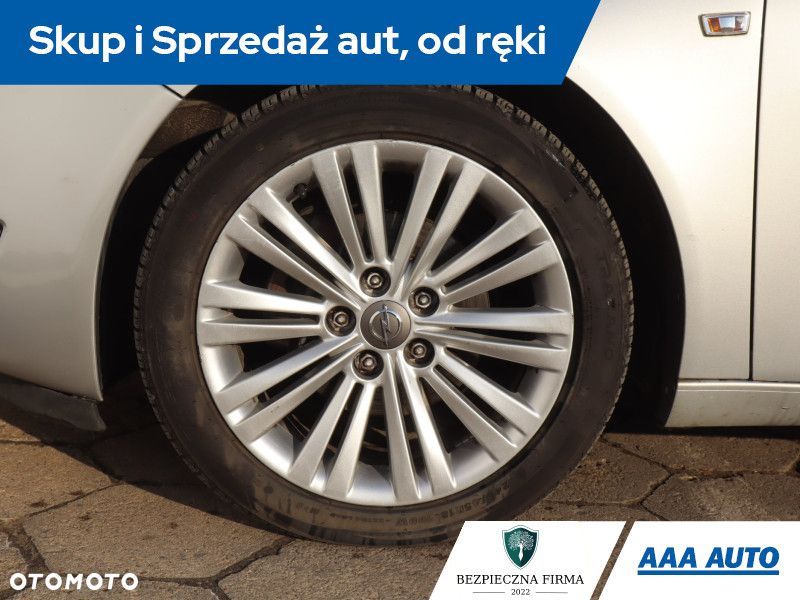Opel Insignia - 15