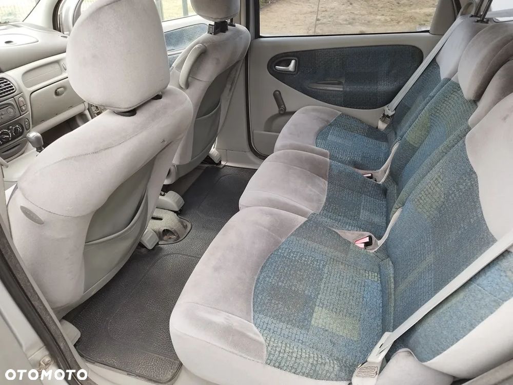 Renault Scenic Megane 1.4 RN 16V - 11