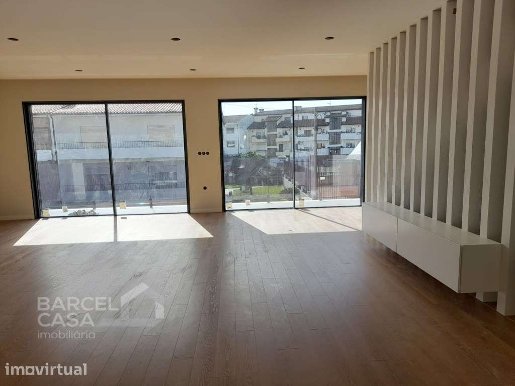 Apartamento T4 Duplex com garagem fechada em Arcozelo - Barcelos - Grande imagem: 2/26