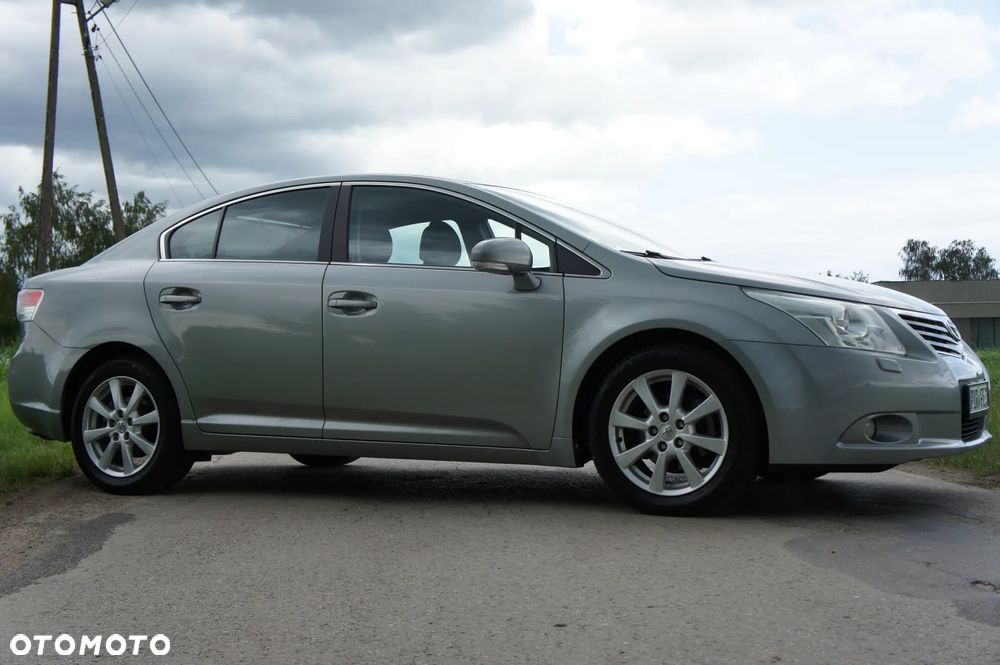 Toyota Avensis 1.8 Comfort - 5
