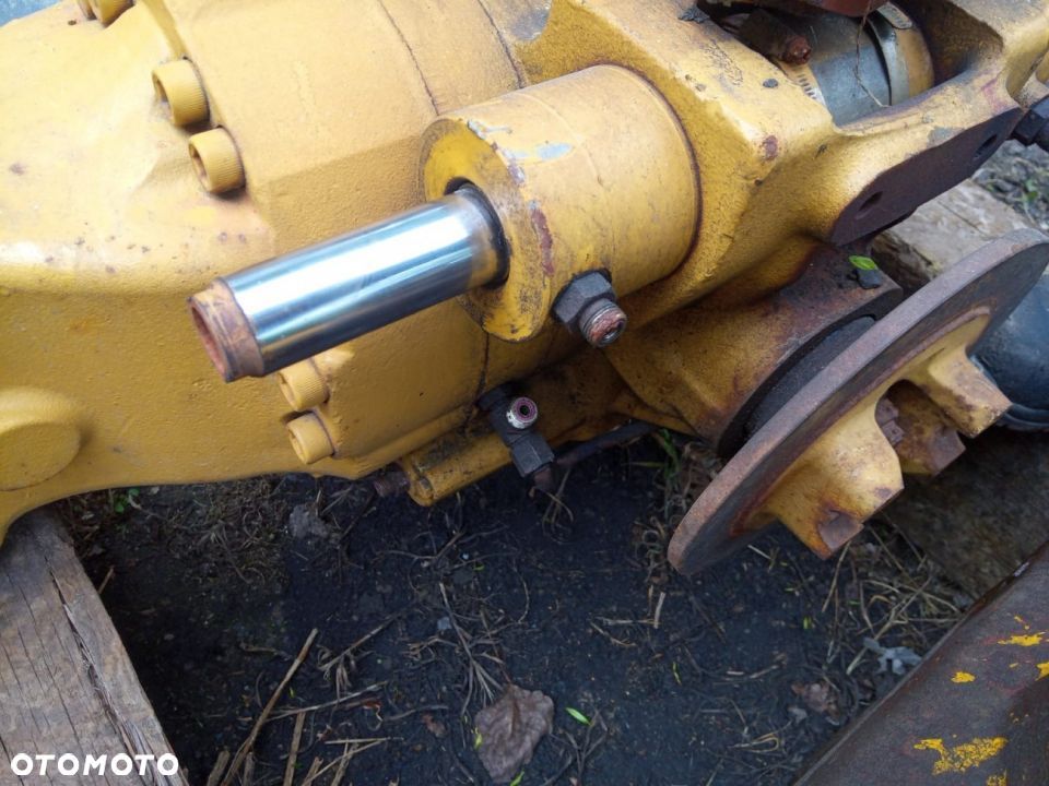 Siłownik skrętu Cat th 330 ,355 , 360 - 2
